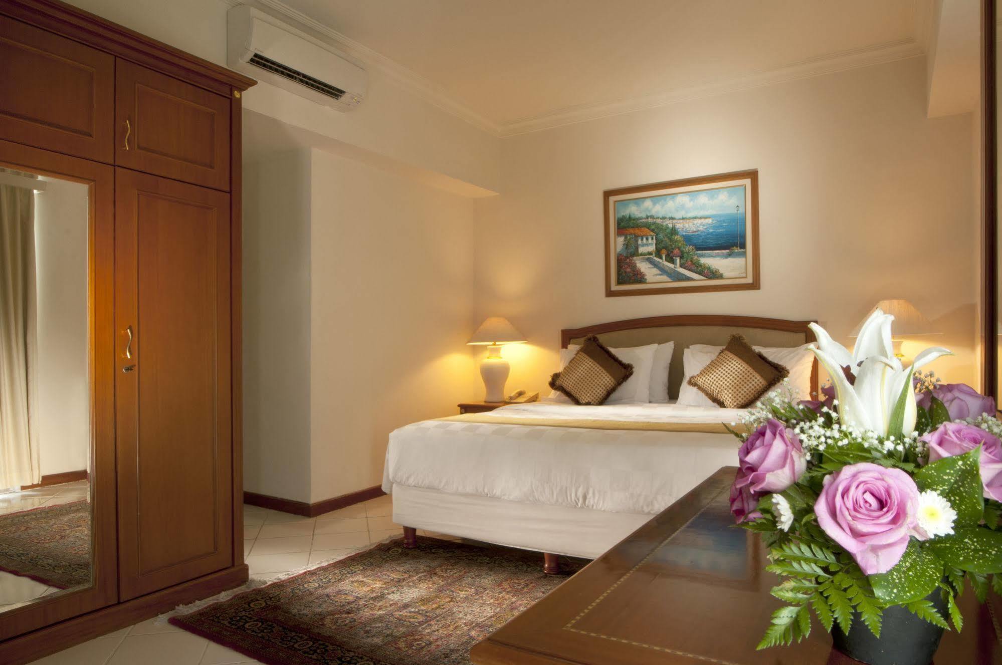 The Residences At Puri Casablanca Jakarta Luaran gambar